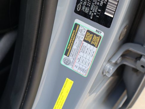 Used 2021 Hyundai Elantra Limited FWD image 29