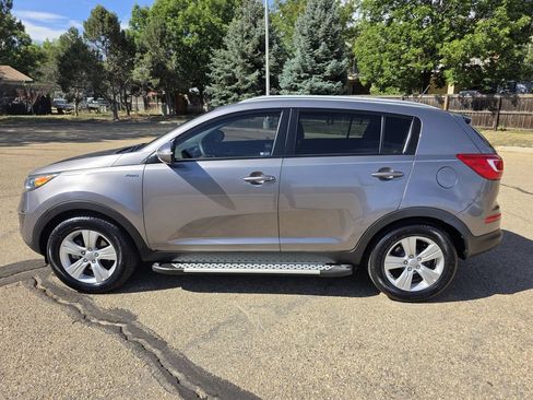 Used 2011 Kia Sportage LX w/ Convenience Pkg AWD/4WD image 2