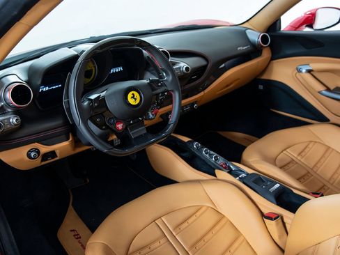 Certified 2022 Ferrari F8 Tributo RWD image 4