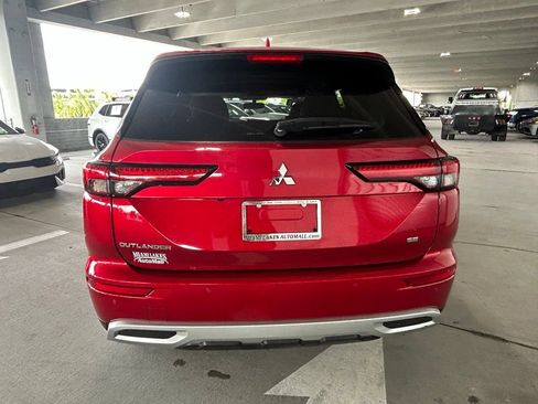 Used 2024 Mitsubishi Outlander SE Black Edition FWD image 4