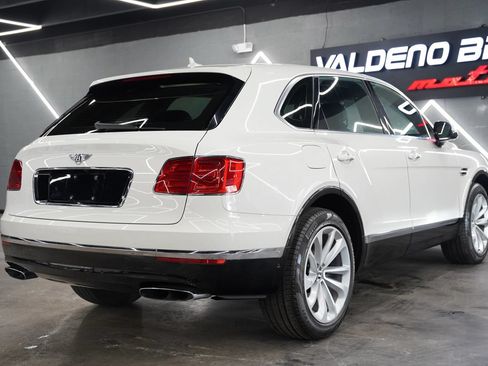 Used 2018 Bentley Bentayga Onyx Edition AWD/4WD image 27