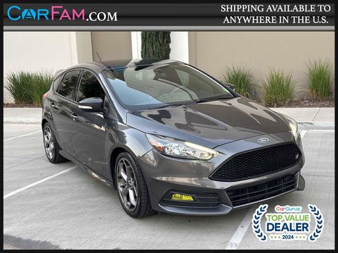 Used 2017 Ford Focus ST image 1