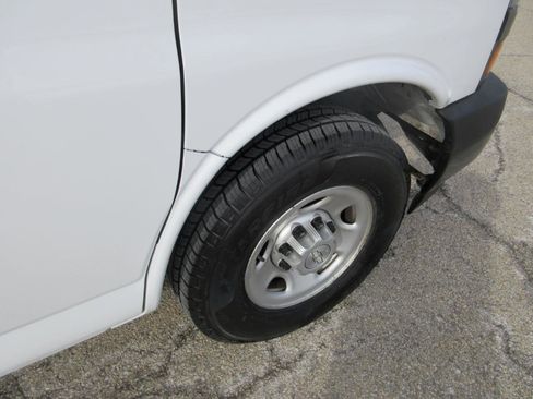 Used 2019 Chevrolet Express 2500 2500 Cargo image 10