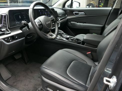 Used 2023 Kia Sportage EX AWD/4WD image 11