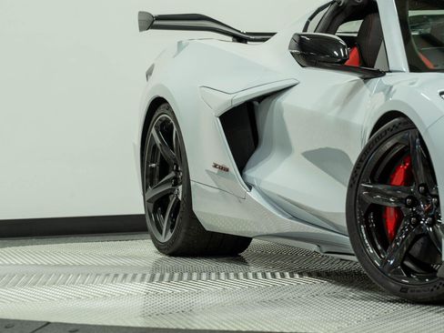 Used 2023 Chevrolet Corvette Z06 w/ Z07 Performance Package RWD image 42