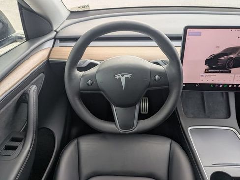 Used 2023 Tesla Model Y Performance AWD/4WD image 32