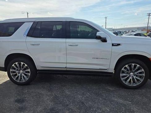 Used 2021 GMC Yukon Denali w/ Denali Premium Package AWD/4WD image 5