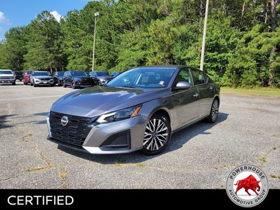 Used 2023 Nissan Altima 2.5 SV