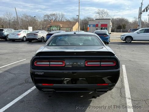 Used 2019 Dodge Challenger R/T w/ Driver Convenience Group image 11