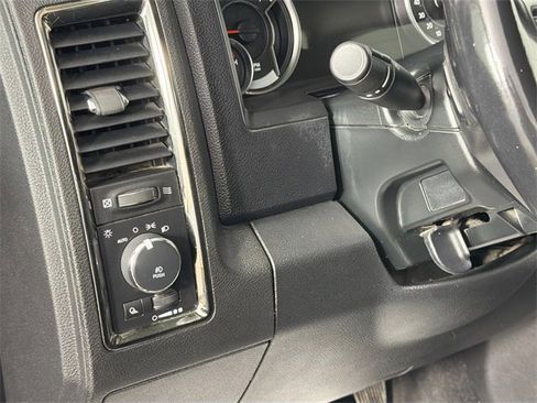 Used 2018 RAM 1500 Sport w/ Sport Premium Group image 10