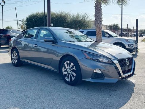Used 2022 Nissan Altima 2.5 S FWD image 3