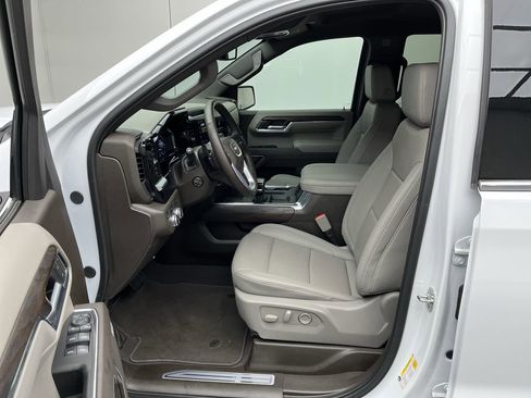 Certified 2025 GMC Sierra 1500 SLT w/ SLT Premium Package image 3