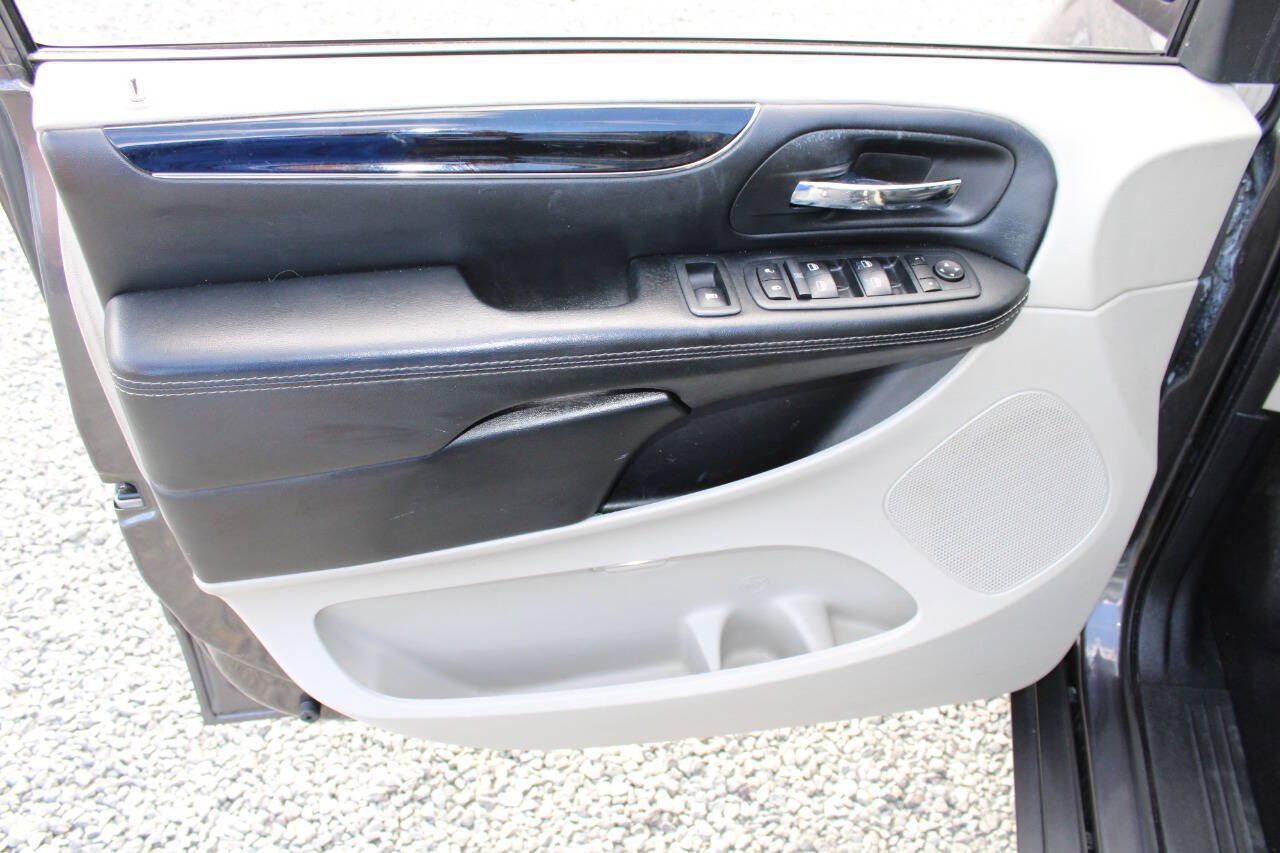 Used 2018 Dodge Grand Caravan SXT FWD image 21