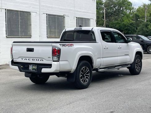 Used 2020 Toyota Tacoma TRD Sport AWD/4WD image 5