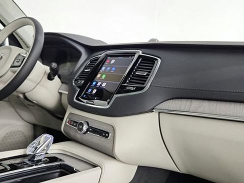 Used 2025 Volvo XC90 B6 Ultra w/ Protection Package Premier AWD/4WD image 36