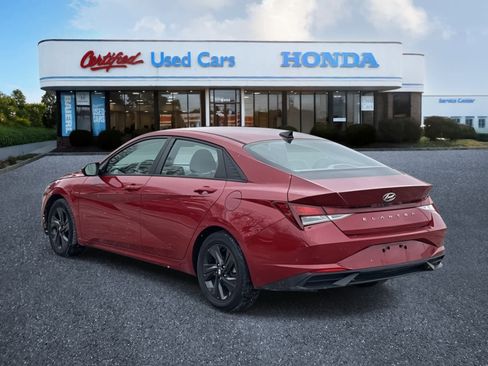 Used 2022 Hyundai Elantra SEL FWD image 3