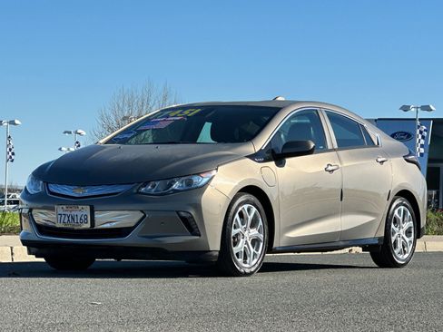 Used 2017 Chevrolet Volt Premier w/ Driver Confidence II Package image 8