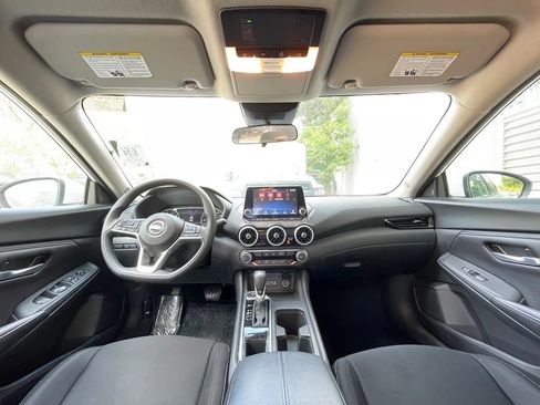 Used 2025 Nissan Sentra SV FWD image 28