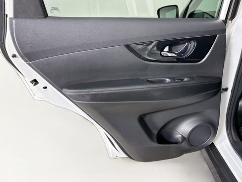 Used 2020 Nissan Rogue SL image 27