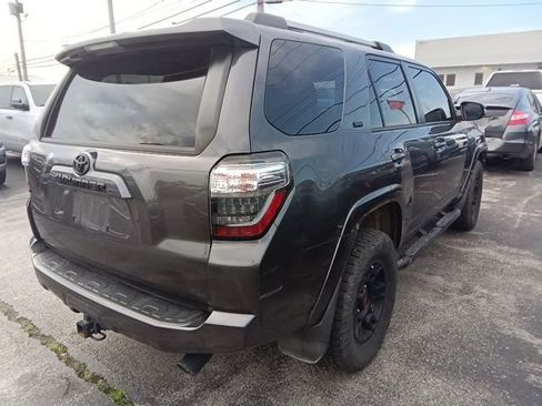 Used 2022 Toyota 4Runner SR5 Premium w/ Moonroof Package AWD/4WD image 5