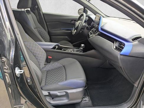 Used 2021 Toyota C-HR XLE image 18