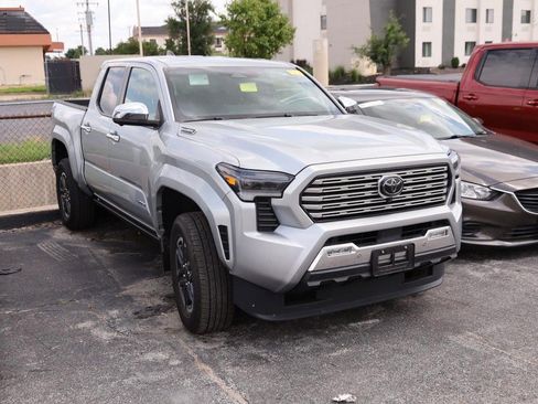 Certified 2025 Toyota Tacoma Limited AWD/4WD image 4
