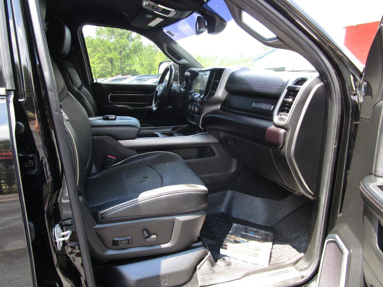 Used 2022 RAM 2500 Laramie w/ Night Edition AWD/4WD image 31