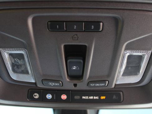 Used 2020 Chevrolet Silverado 1500 RST AWD/4WD image 11