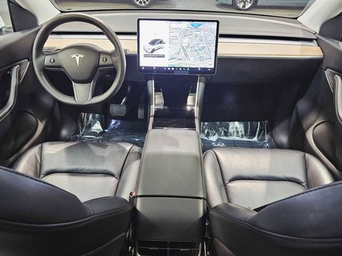 Used 2021 Tesla Model Y Long Range image 10