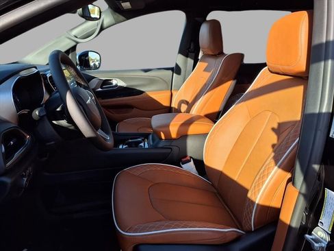 New 2026 Chrysler Pacifica Pinnacle image 20