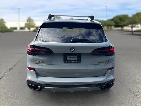 Used 2026 BMW X5 xDrive40i w/ M Sport Package AWD/4WD image 7
