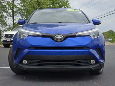 Used 2019 Toyota C-HR Limited FWD image 10