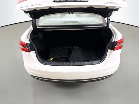 Used 2018 Toyota Avalon Limited image 26