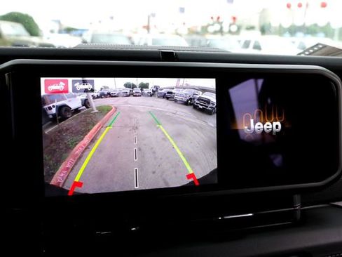 Used 2026 Jeep Wrangler Unlimited Rubicon AWD/4WD image 18