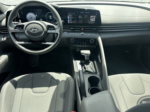 Used 2024 Hyundai Elantra SEL FWD image 21