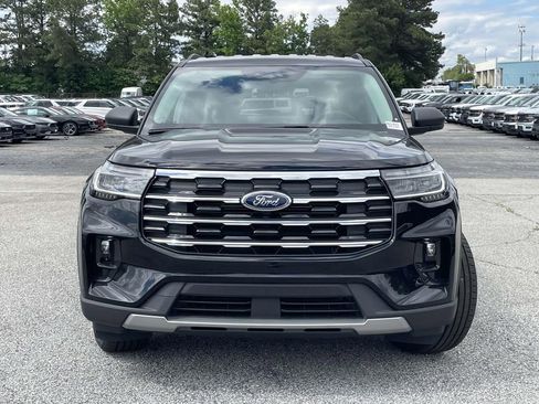 New 2025 Ford Explorer Active w/ Active Comfort Package image 2