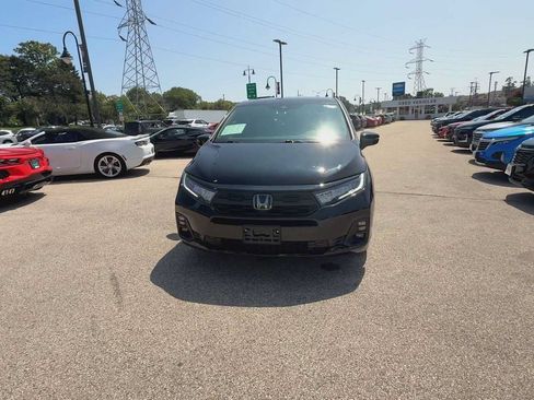 Used 2025 Honda Odyssey Sport-L image 3