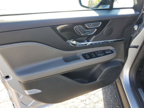 Certified 2023 Lincoln Corsair AWD w/ Equipment Group 101A image 10