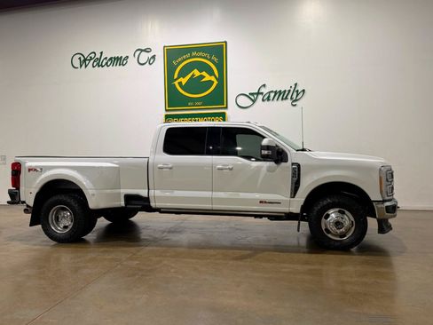 Used 2023 Ford F350 Lariat w/ Lariat Ultimate Package AWD/4WD image 2