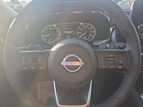 New 2025 Nissan Pathfinder SV w/ Black Appearance Package image 15