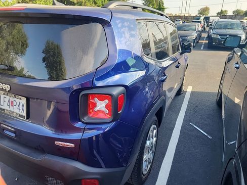 Used 2021 Jeep Renegade Latitude image 6