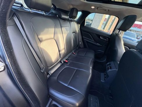 Used 2020 Jaguar F-PACE Premium image 11