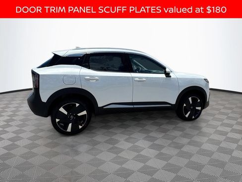 Used 2025 Nissan Kicks SR w/ SR Premium Package AWD/4WD image 5