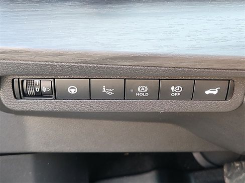 Used 2023 Nissan Ariya FWD image 27