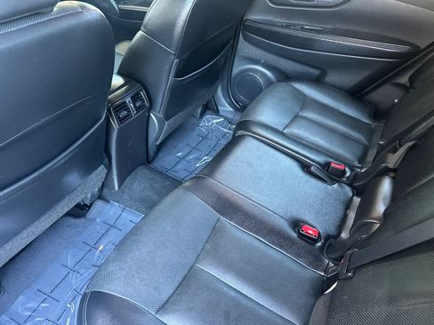 Used 2016 Nissan Rogue SL w/ SL Premium Package AWD/4WD image 4