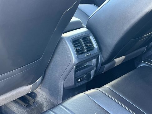 Certified 2022 Volkswagen Tiguan SE w/ Panoramic Sunroof Package image 23