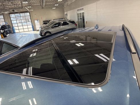 New 2026 Chevrolet Traverse LT w/ Sun and Wheel Package image 9