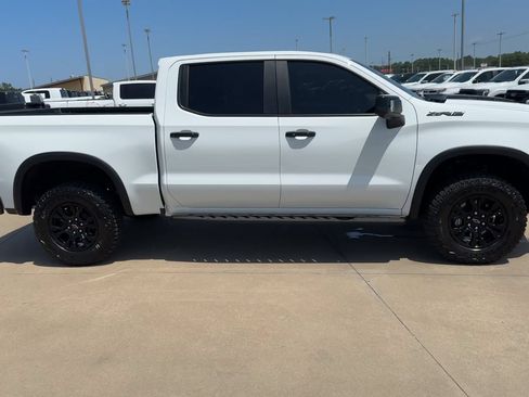 Used 2026 Chevrolet Silverado 1500 ZR2 AWD/4WD image 2