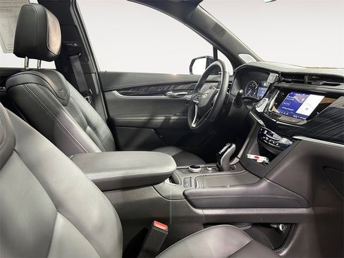 Used 2025 Cadillac XT6 Premium Luxury w/ LPO, Floor Liner Package image 12