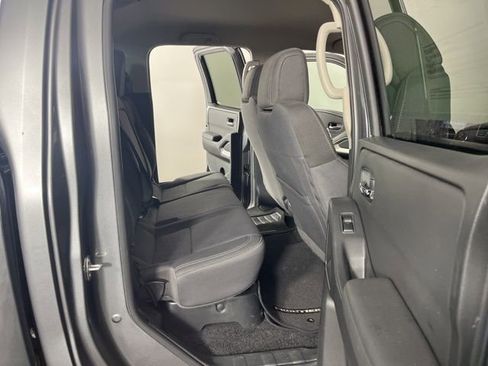Used 2024 Nissan Frontier SV image 43
